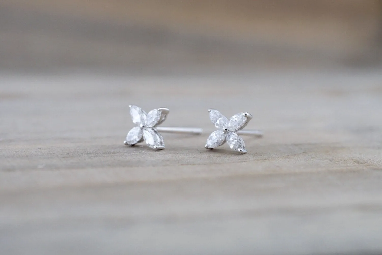 14k White Gold Marquise Flower Earring Studs Stud