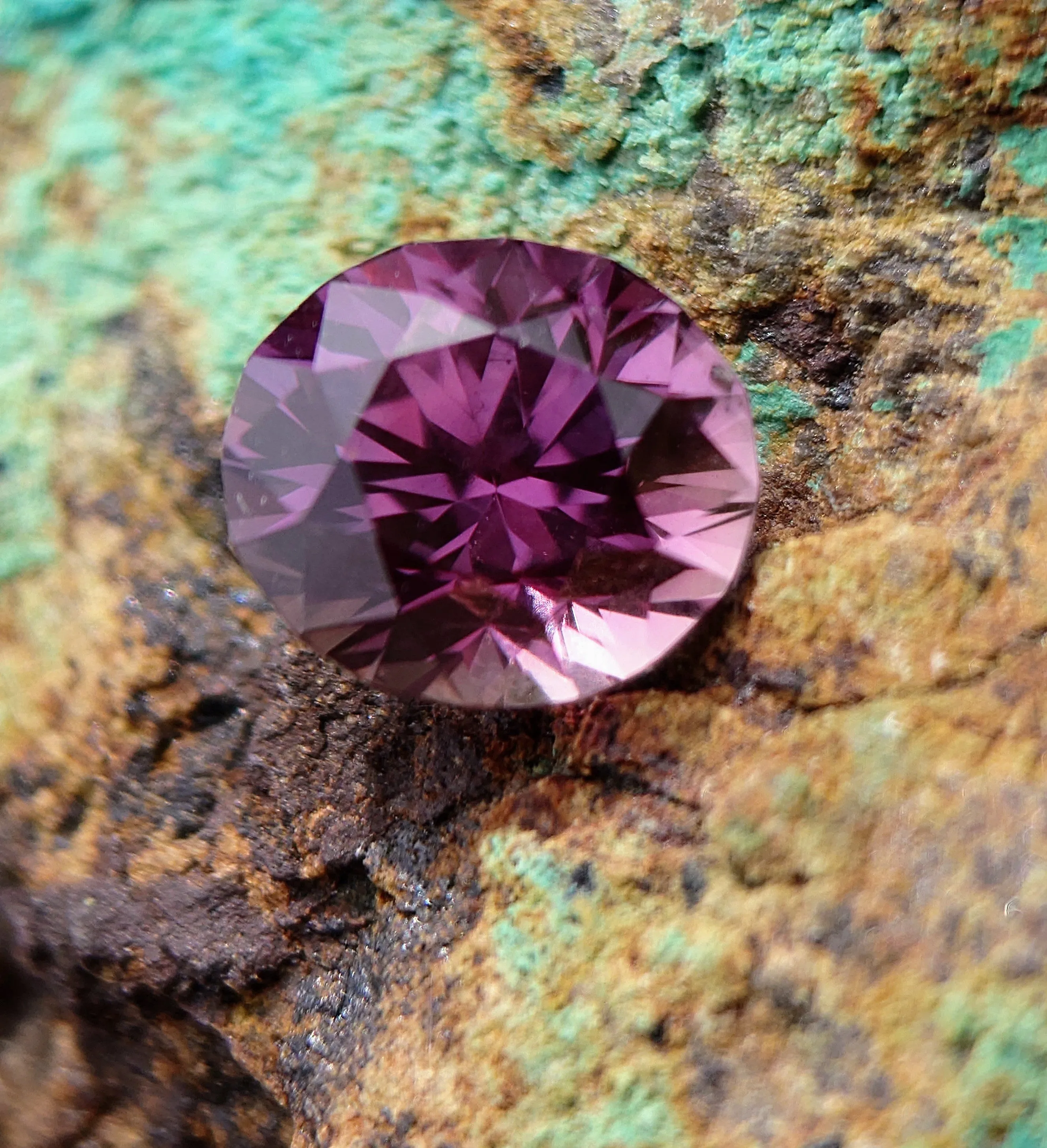 2.24ct HUCKLEBERRY PURPLE TO RED COLOR CHANGE MONTANA SAPPHIRE