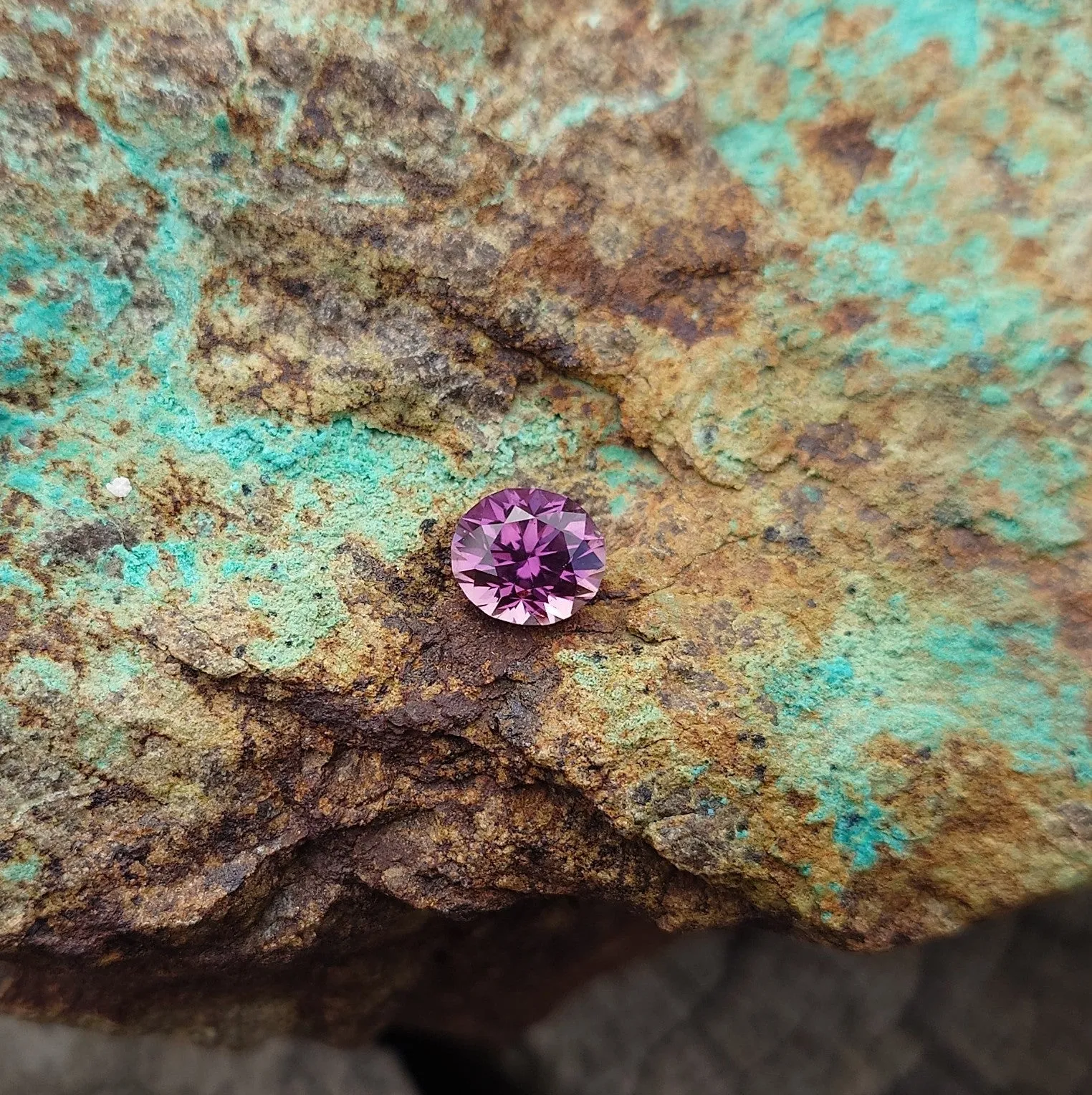 2.24ct HUCKLEBERRY PURPLE TO RED COLOR CHANGE MONTANA SAPPHIRE