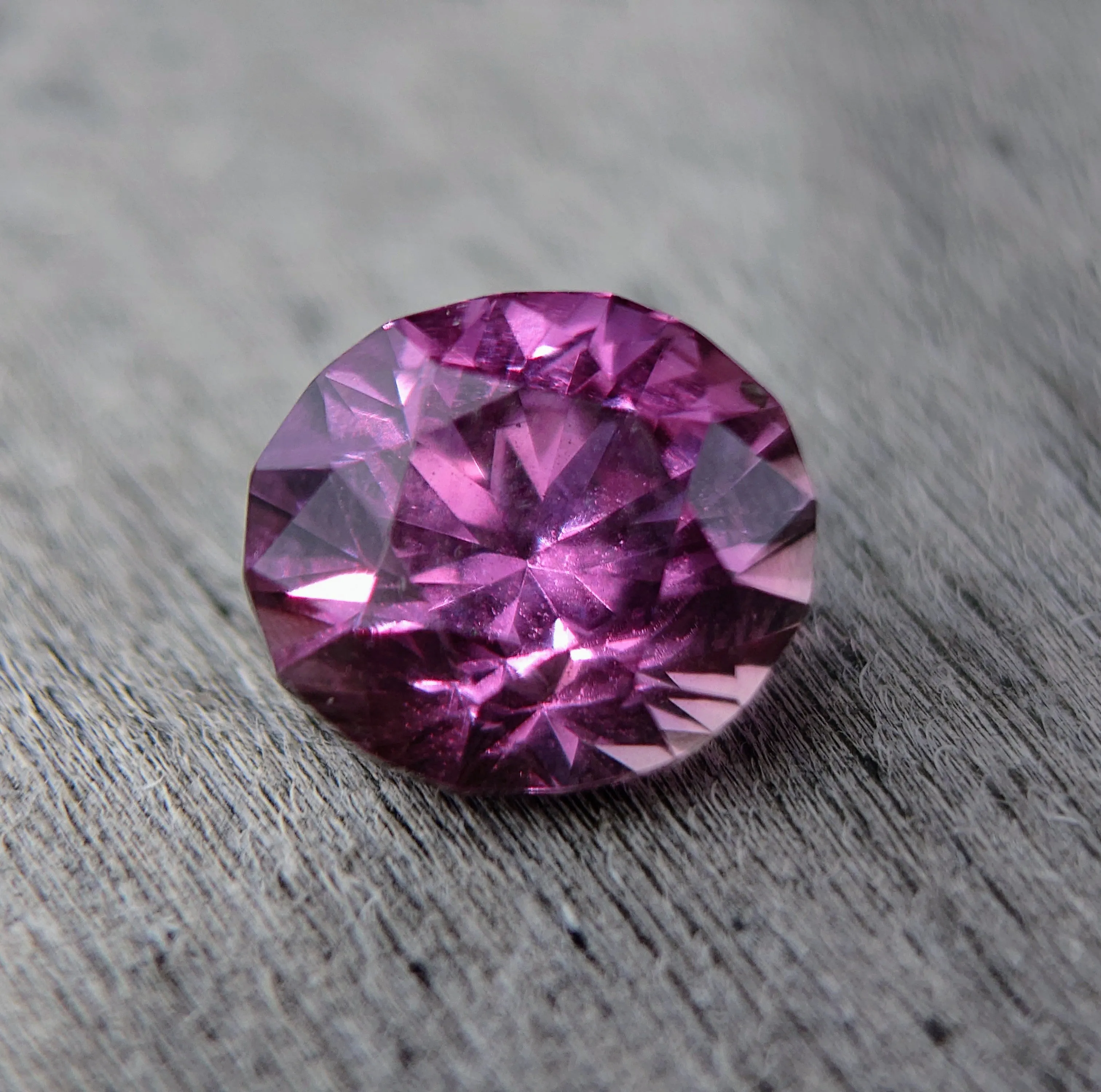 2.24ct HUCKLEBERRY PURPLE TO RED COLOR CHANGE MONTANA SAPPHIRE