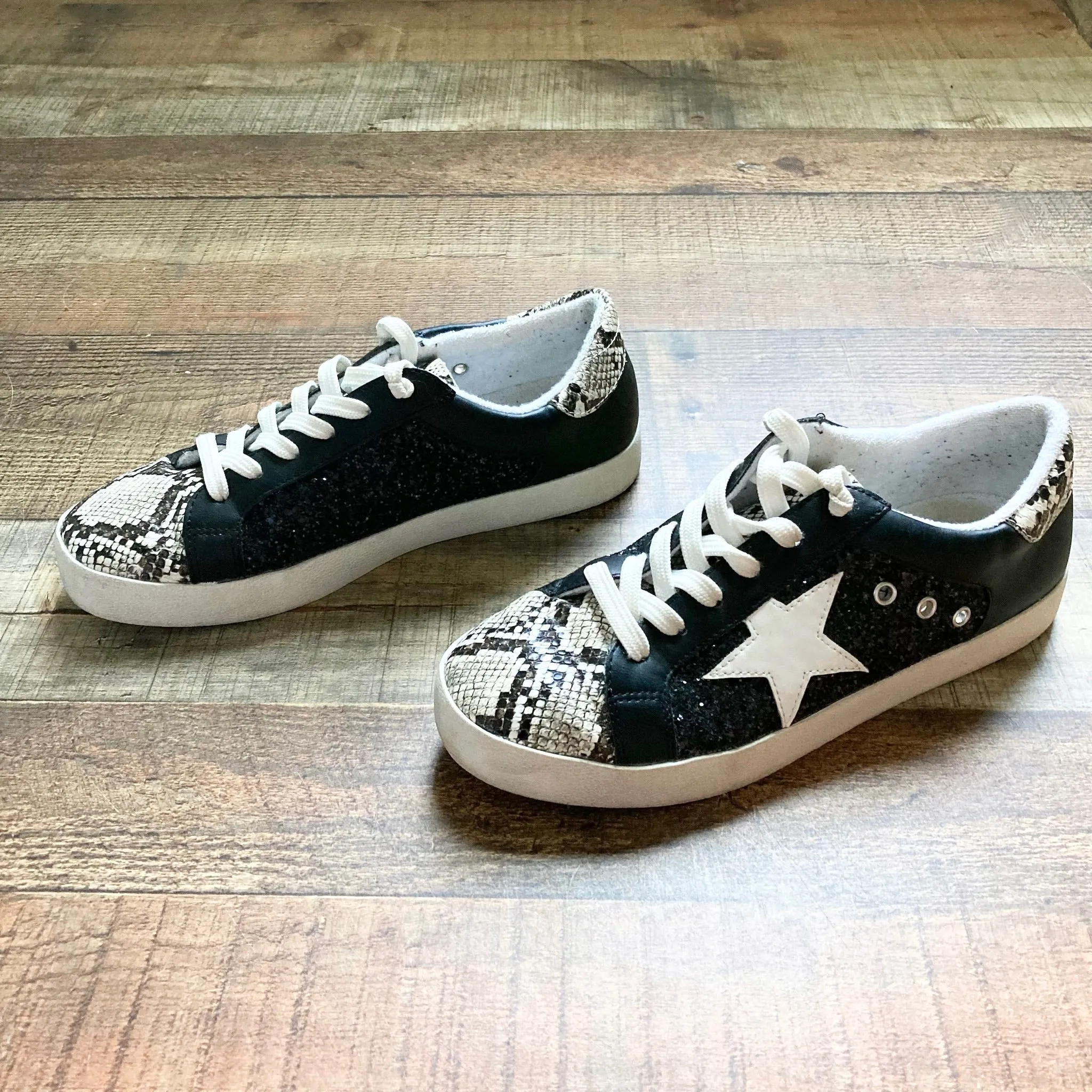 Kellparker Snakeskin Star Sneakers- Size 8.5