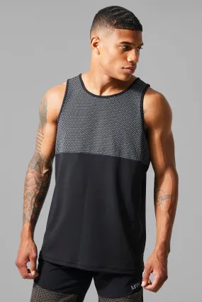 Man Active Contrast Print Detail Vest