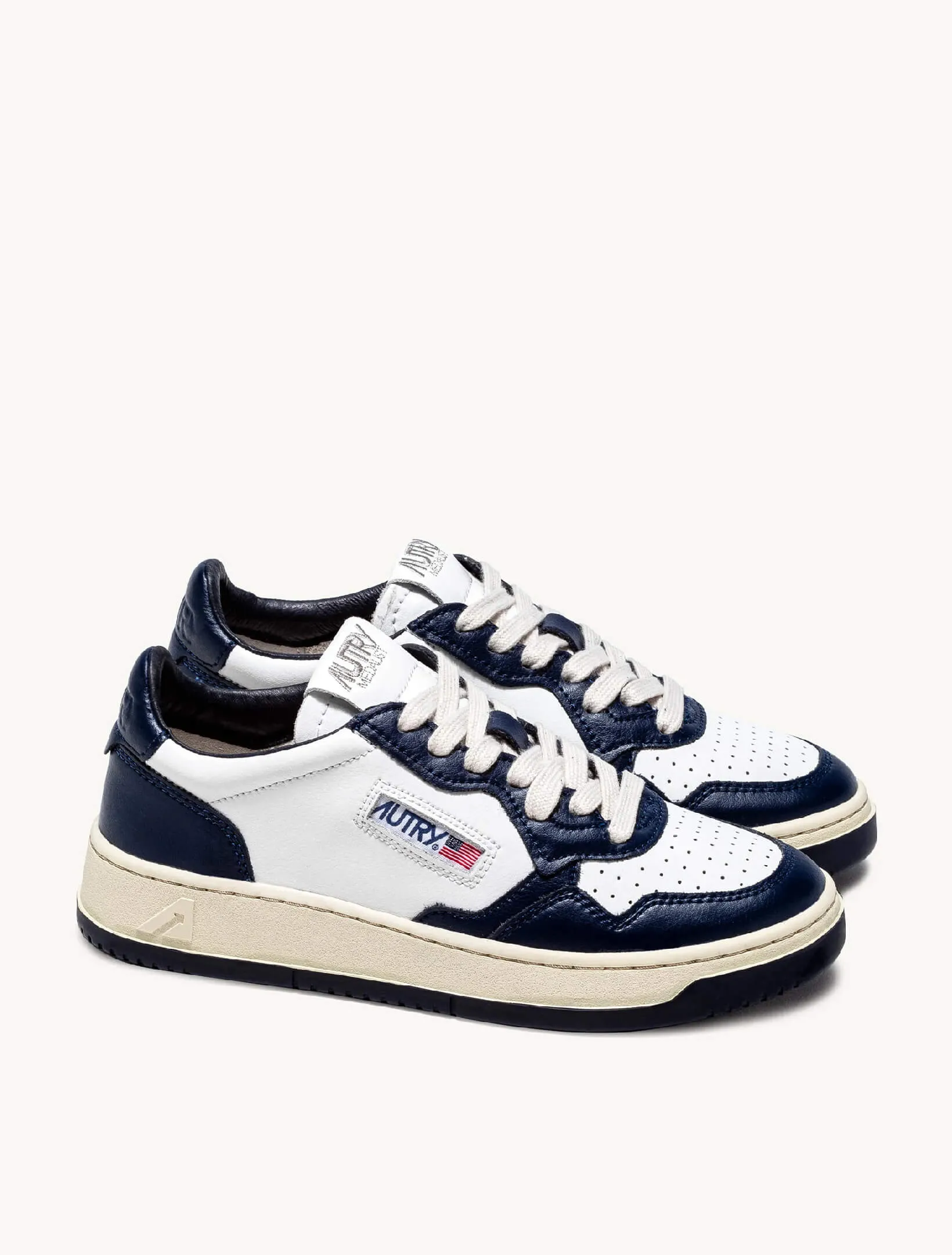 Medalist Low Bicolor Sneakers