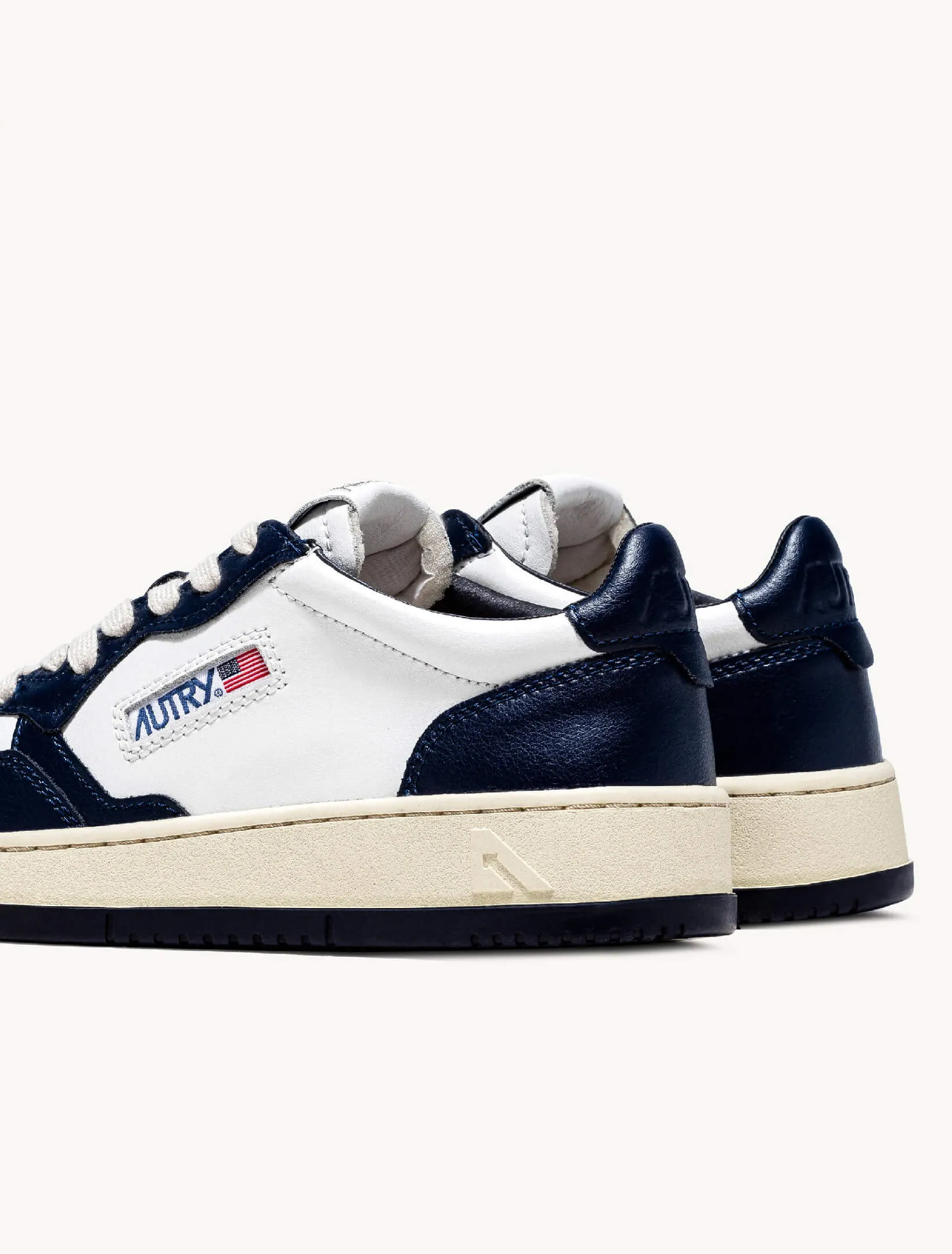 Medalist Low Bicolor Sneakers