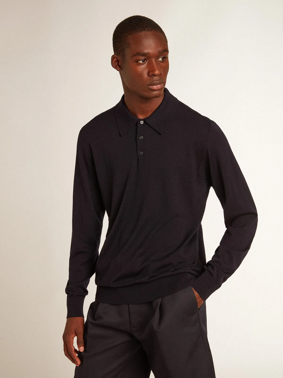 Men’s long-sleeved polo shirt in navy-blue merino wool