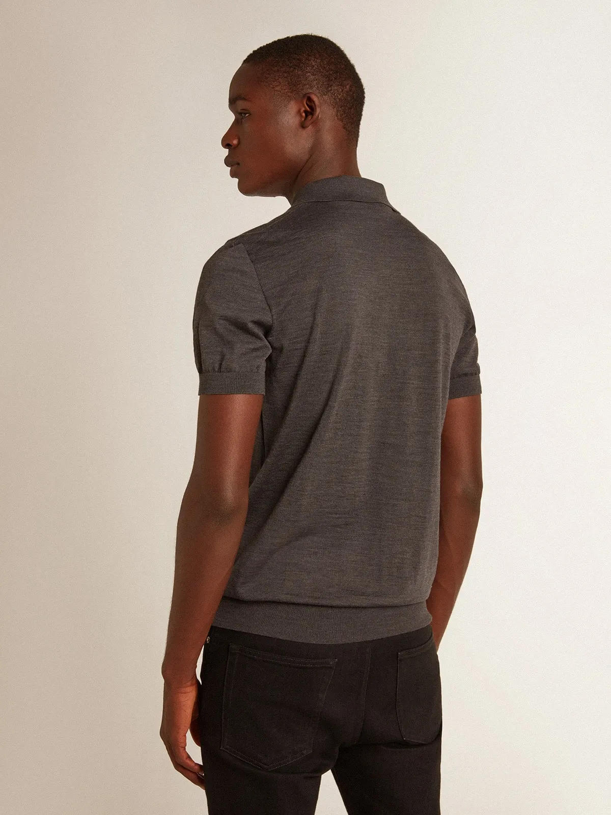 Men’s short-sleeved polo shirt in gray merino wool