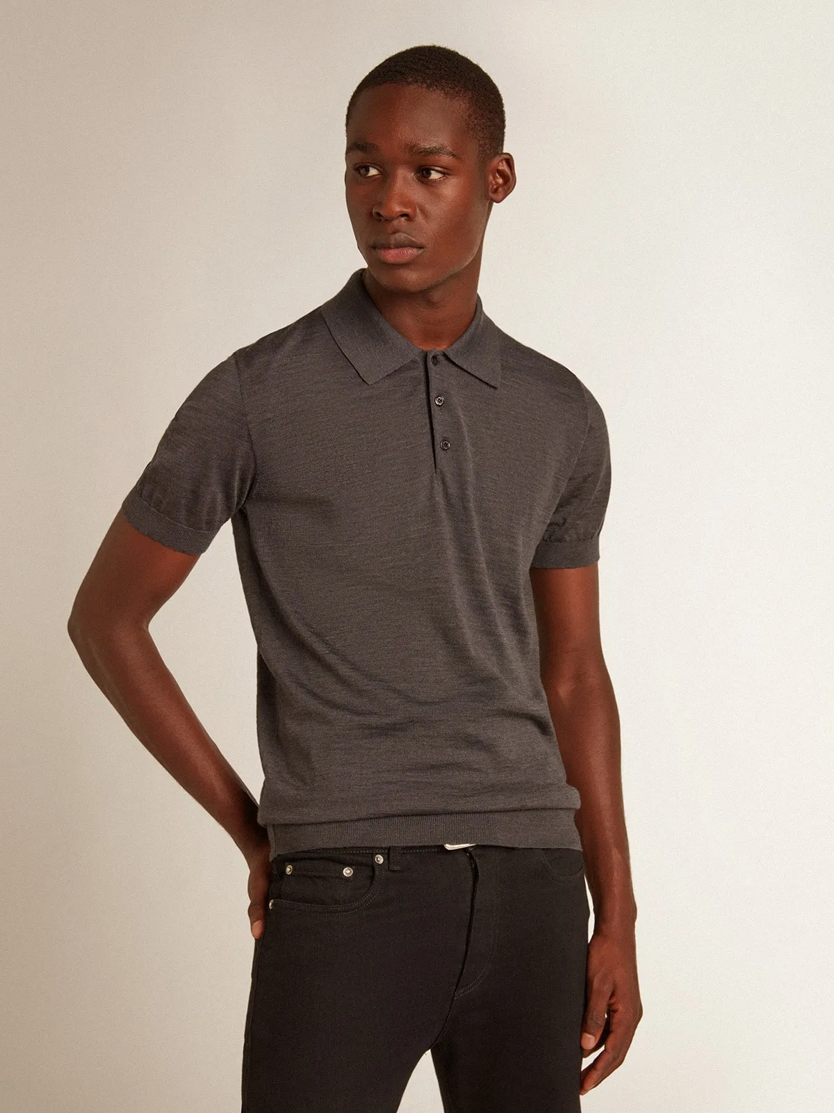 Men’s short-sleeved polo shirt in gray merino wool