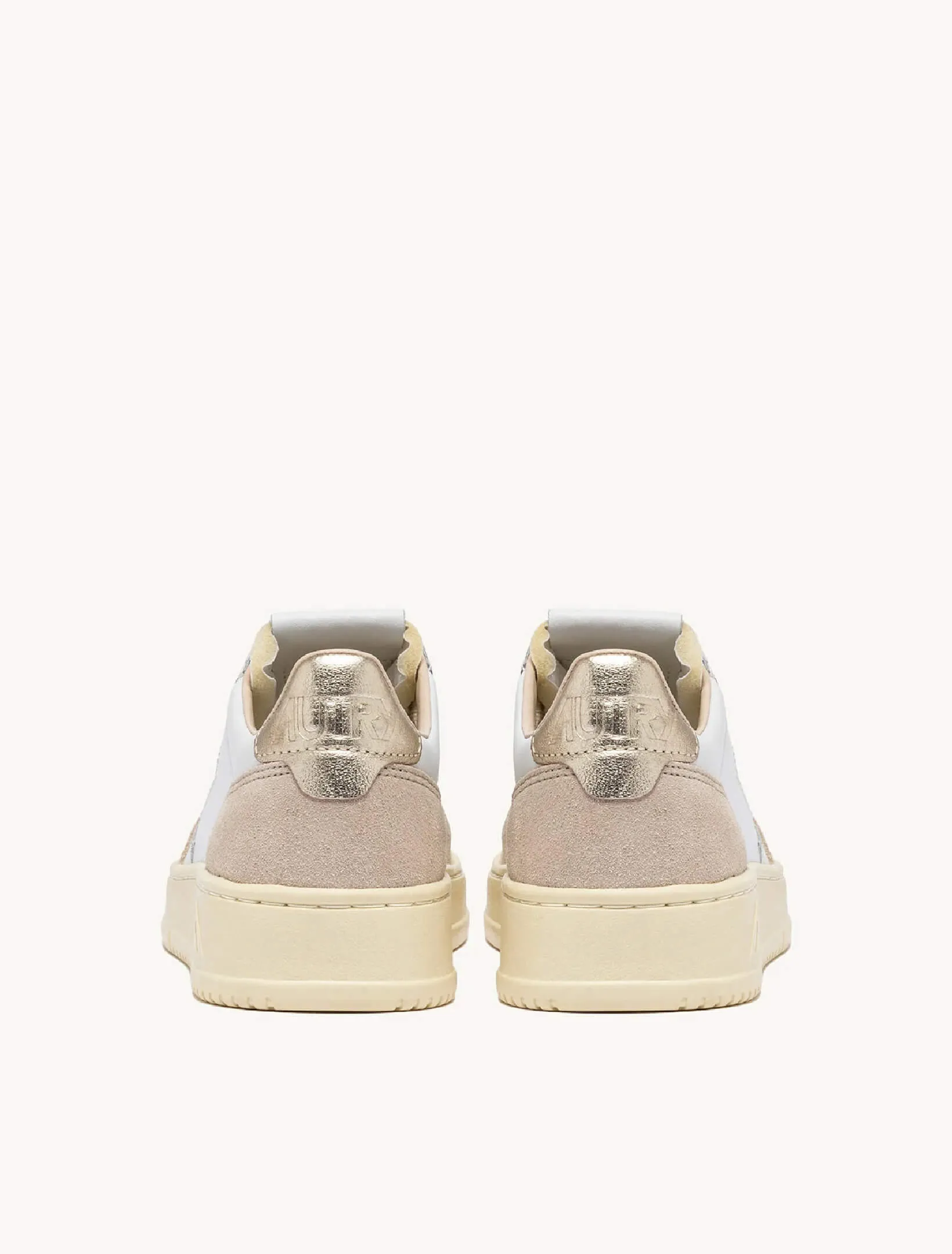 W Medalist Low Sneakers