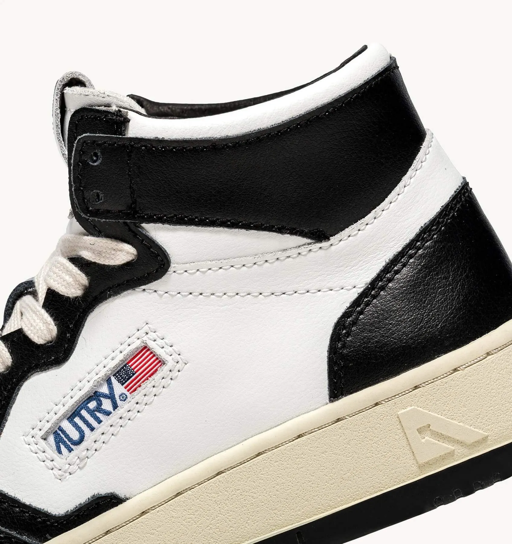 W Medalist Mid Sneakers in Two-Tone Leather